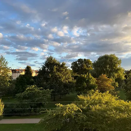Luxury 'kings Garden View' 260m2 Prime Located Flat Apartment *