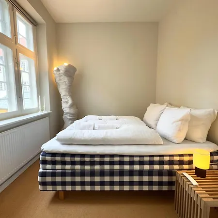 Luxury 'kings Garden View' 260m2 Prime Located Flat *