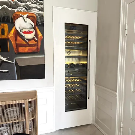Apartment Luxury 'kings Garden View' 260m2 Prime Located Flat