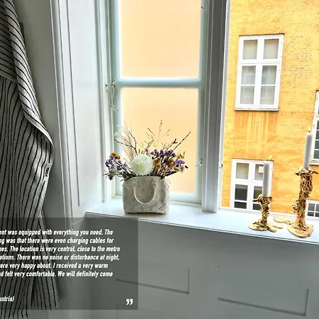 Luxury 'kings Garden View' 260m2 Prime Located Flat Apartment *