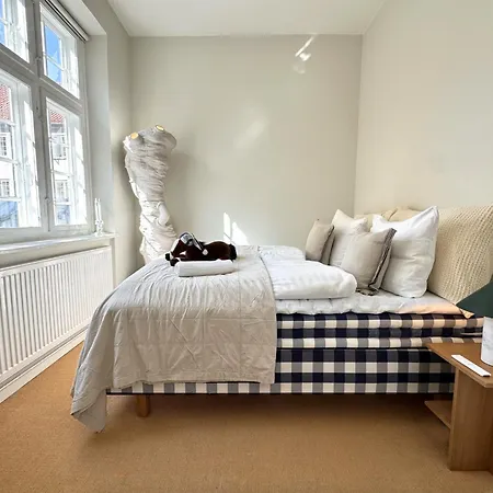 Luxury 260 Sqm With 4br Overlooking Kings Garden *