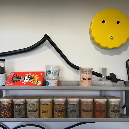 Luxury 260 Sqm With 4br Overlooking Kings Garden