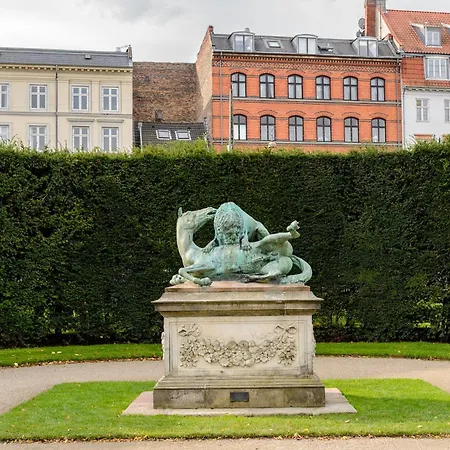 Luxury 260 Sqm With 4br Overlooking Kings Garden * 코펜하겐