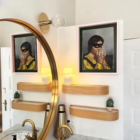 Luxury 260 Sqm With 4br Overlooking Kings Garden