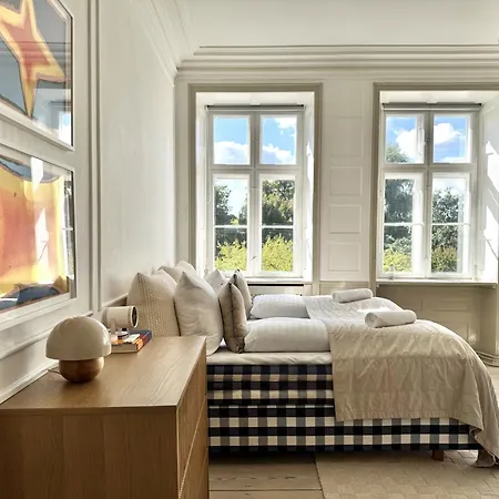 Luxury 260 Sqm With 4br Overlooking Kings Garden * 코펜하겐