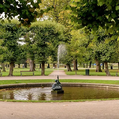 Luxury 260 Sqm With 4br Overlooking Kings Garden 코펜하겐