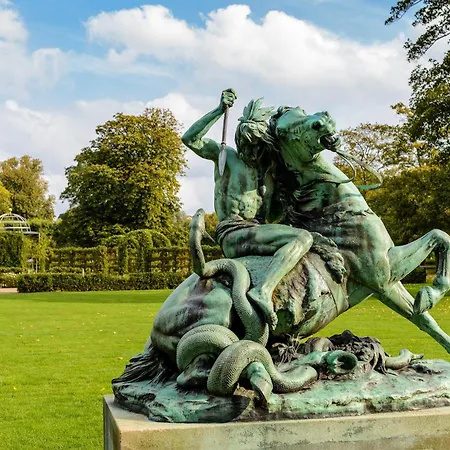 Luxury 260 Sqm With 4br Overlooking Kings Garden * 코펜하겐