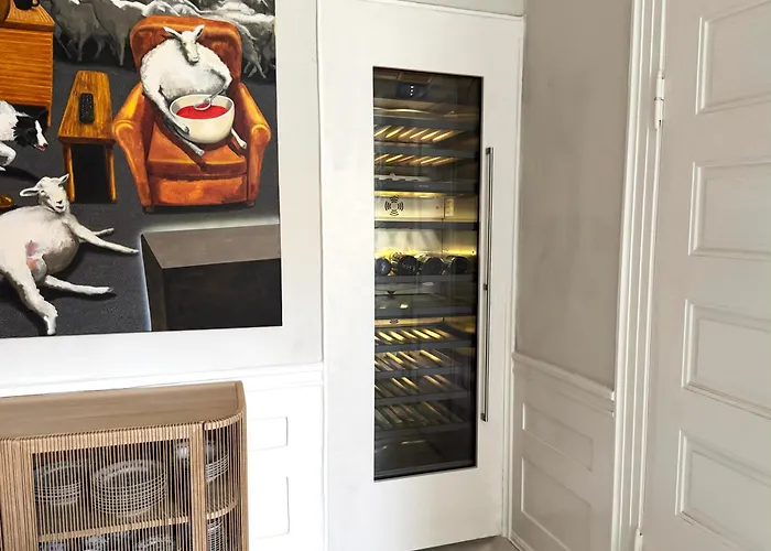 Daire Luxury 260 Sqm With 4br Overlooking Kings Garden