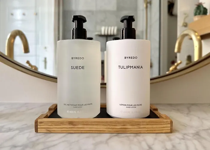 Luxury 260 Sqm With 4br Overlooking Kings Garden Apartment *