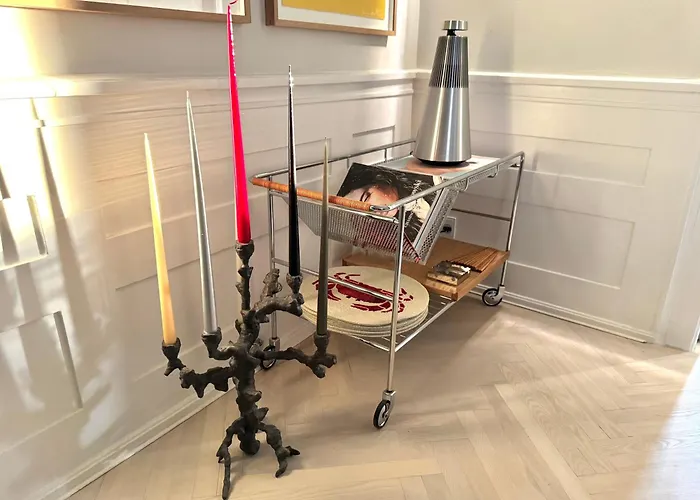 Luxury 260 Sqm With 4br Overlooking Kings Garden