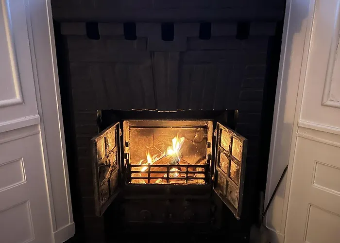 Luxury 260 Sqm With 4br Overlooking Kings Garden