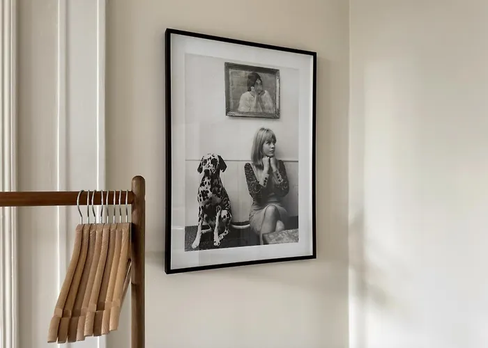 Luxury 260 Sqm With 4br Overlooking Kings Garden Apartment *