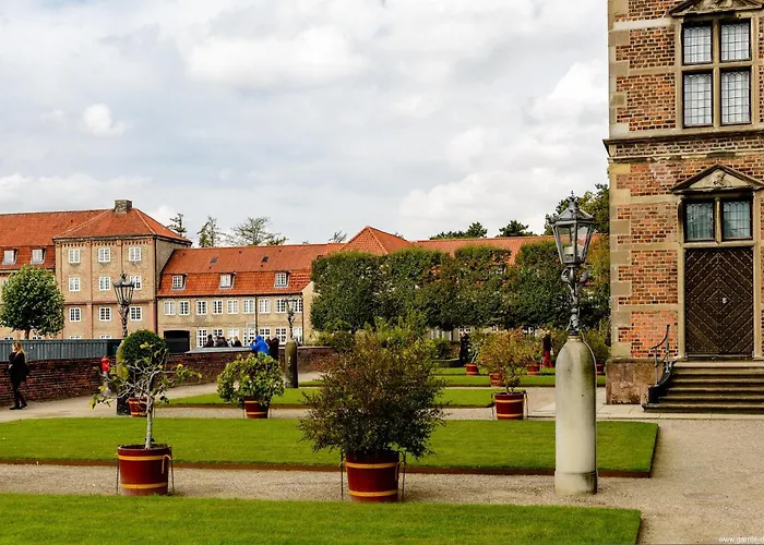 Luxury 260 Sqm With 4br Overlooking Kings Garden * Kopenhagen