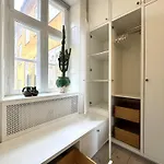 Luxury 260 Sqm With 4br Overlooking Kings Garden * Koppenhága