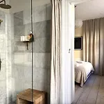 Luxury 260 Sqm With 4br Overlooking Kings Garden Apartman *